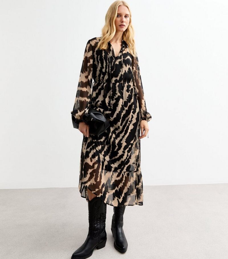

Шифоновое платье миди Off White с зебровым принтом New Look, белый