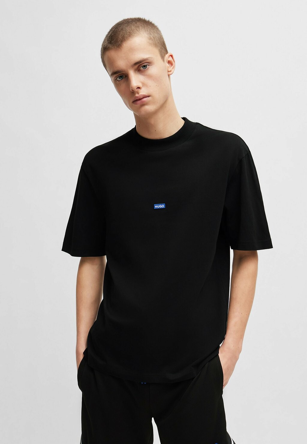 

Футболка базовая NIEROS HUGO, цвет black one