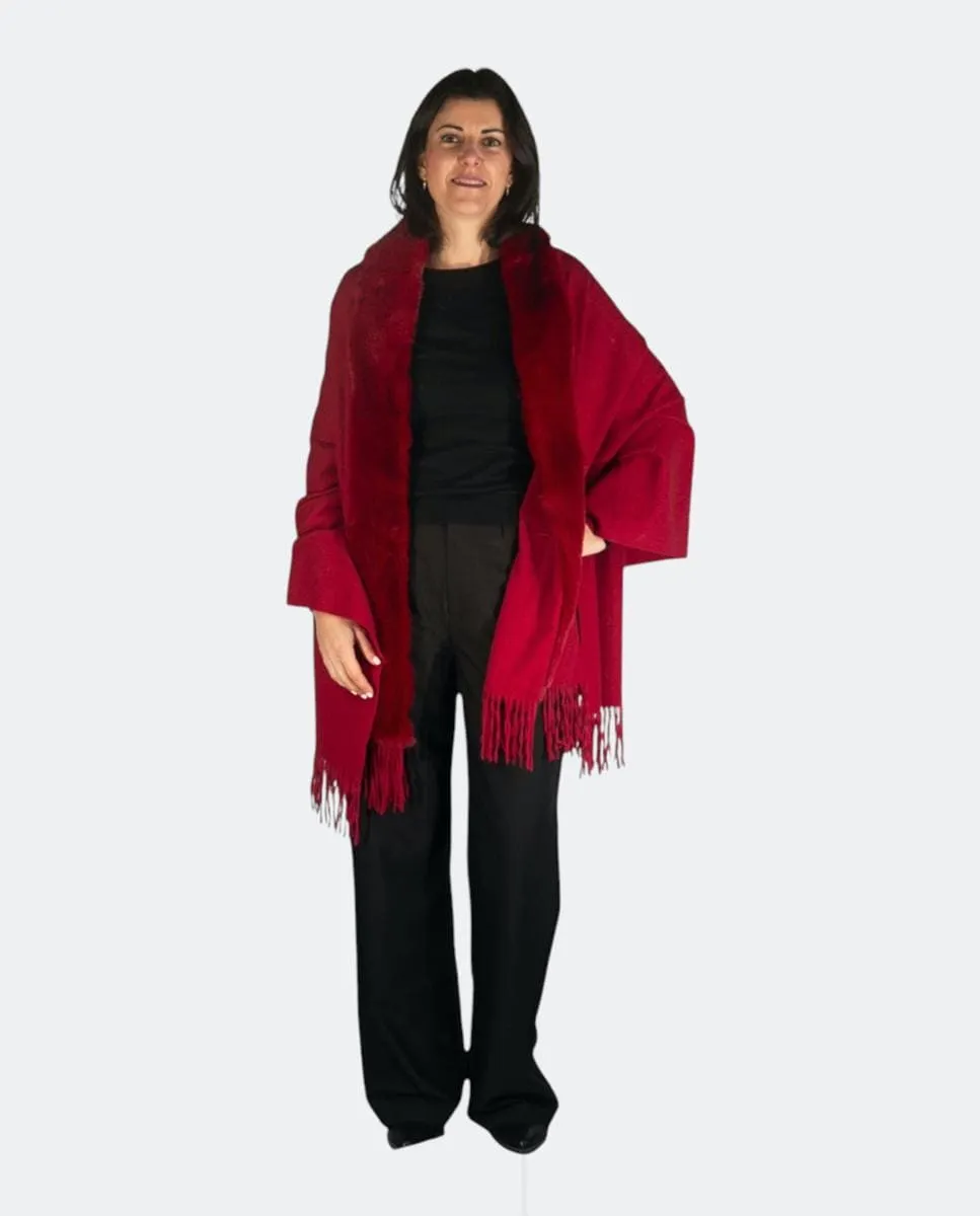 

Прямоугольная накидка из мягкой ткани с деталями из меха Kbas, гранатовый