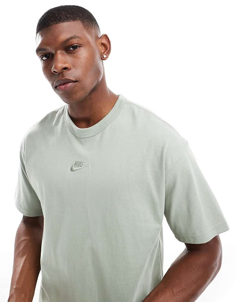 

Футболка Nike – Premium Essentials – Oversize цвета Olivgr cn