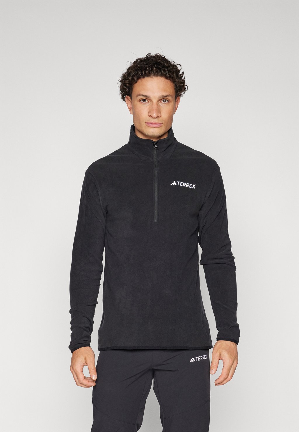 

Флисовая толстовка MULTI ESSENTIALS HALF ZIP Adidas Terrex, черный