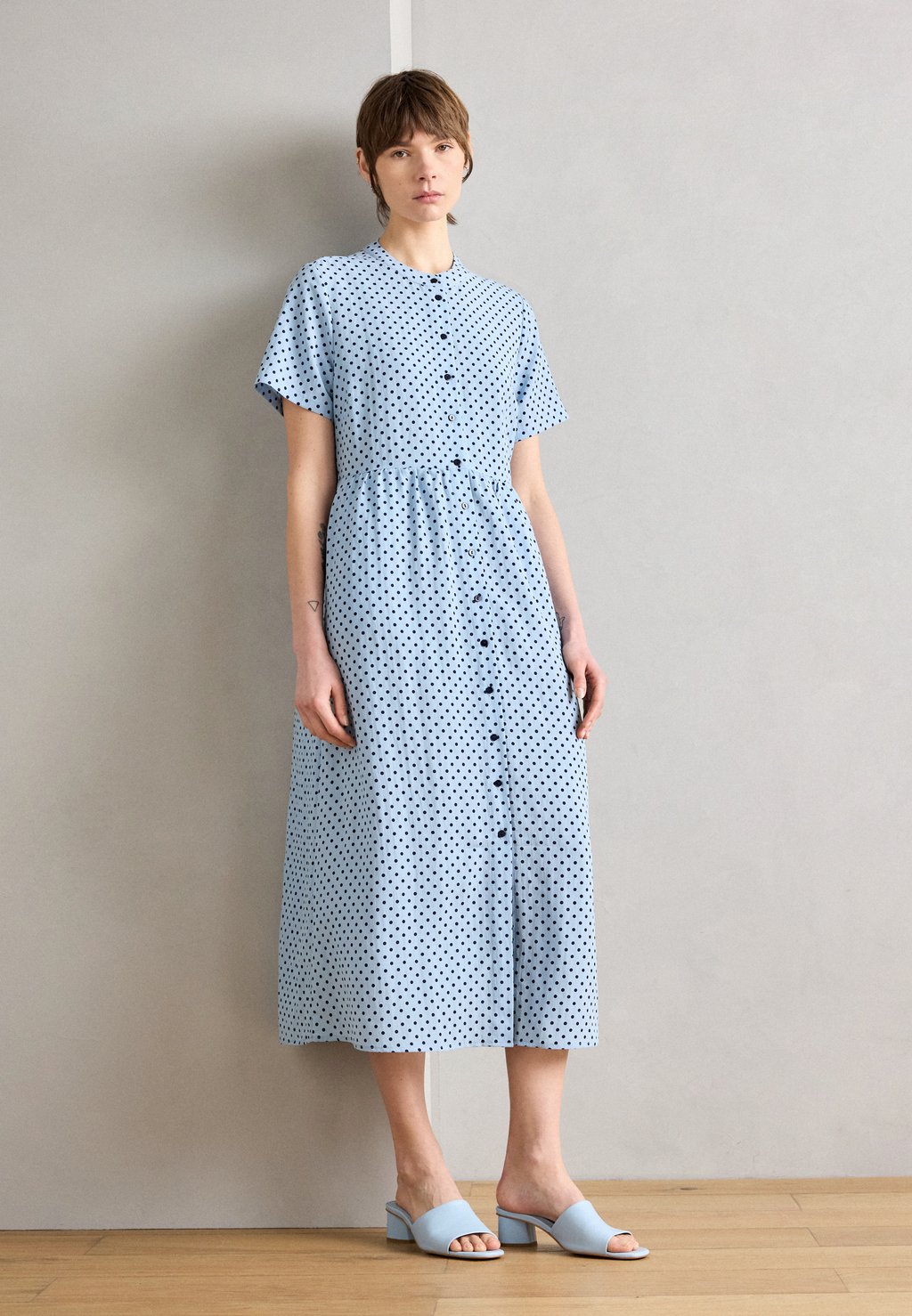 

Платье-рубашка MIDI DRESS Lollys Laundry, синий