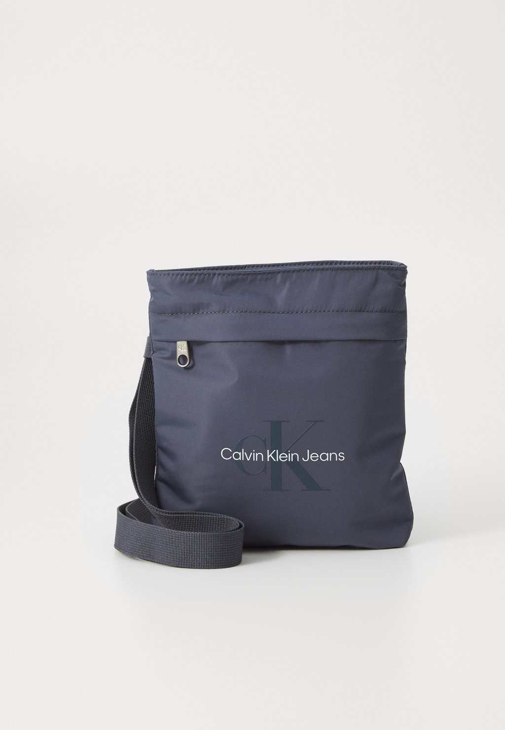 

Сумка через плечо SPORT ESSENTIALS FLATPACK Calvin Klein Jeans, синий