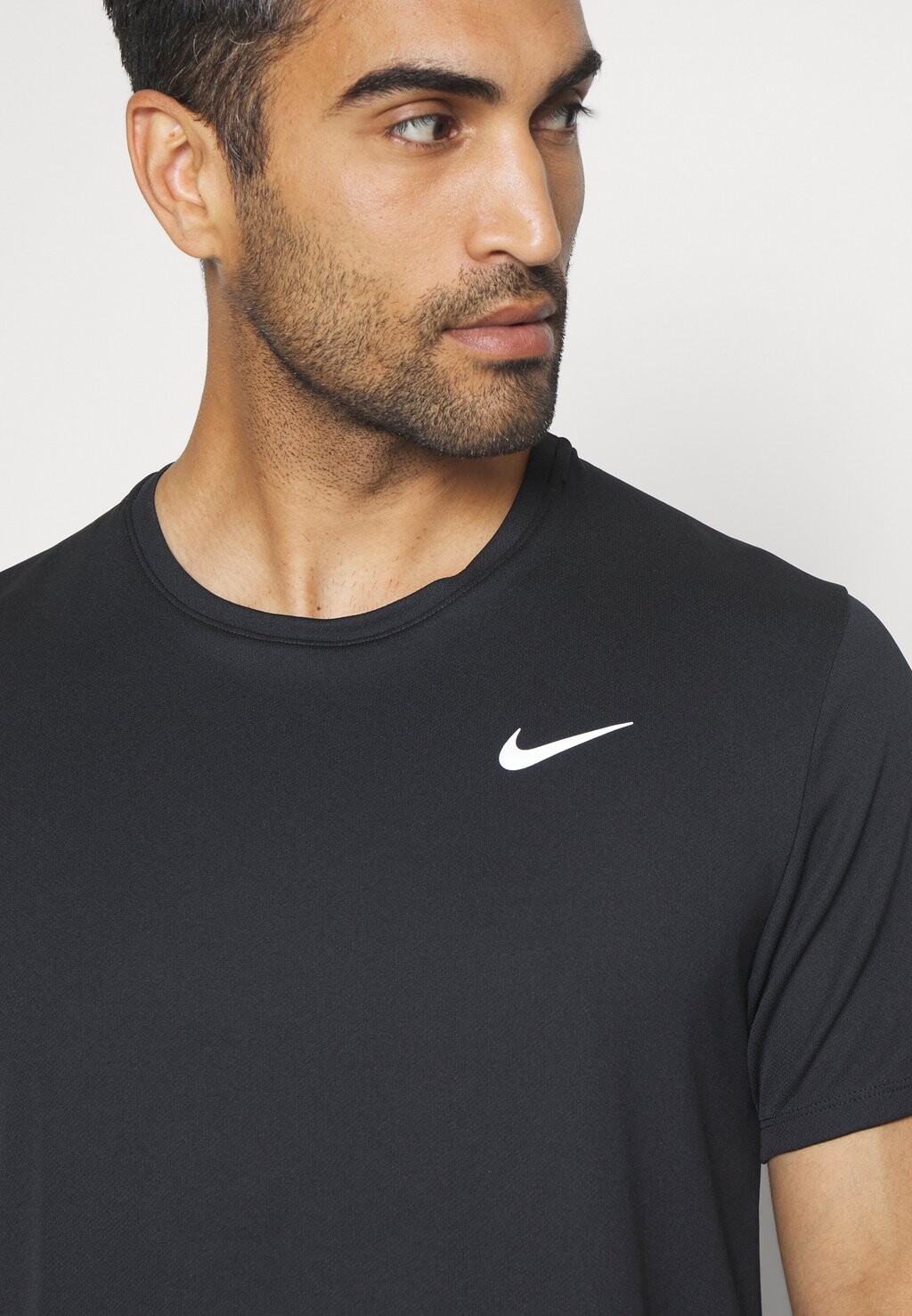 Спортивная футболка МИЛЕР Nike, черный/серебристый — фото 4