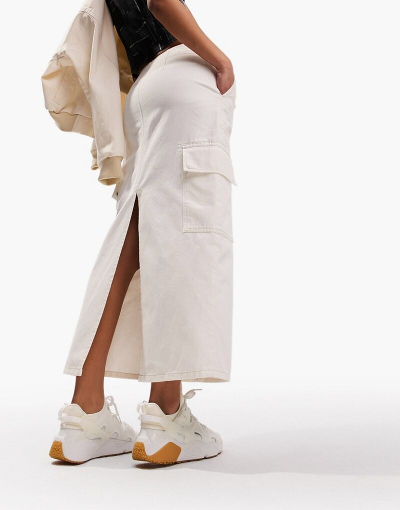 

ASOS DESIGN — белая свободная джинсовая юбка миди с карманами карго