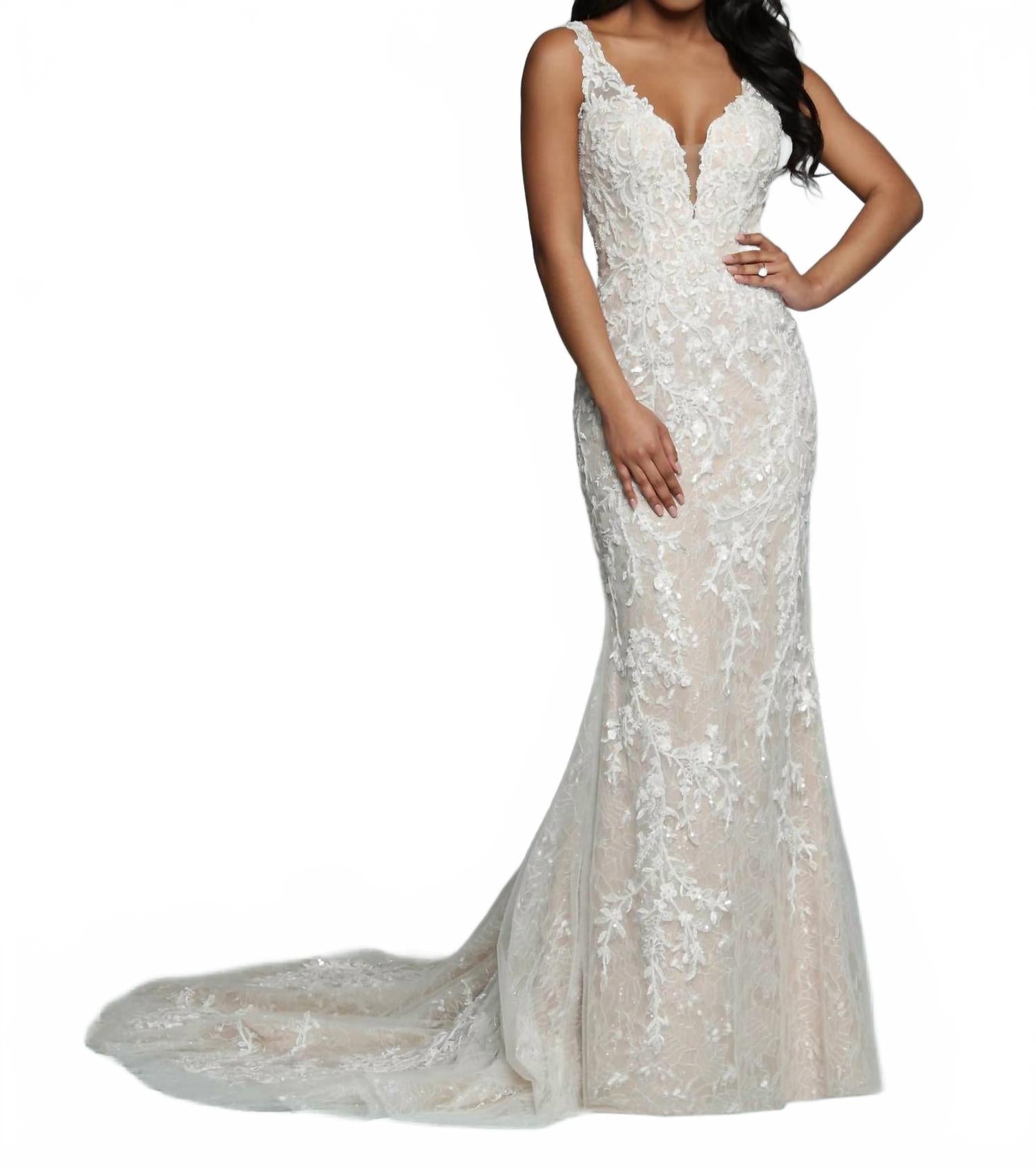 

Свадебное платье без рукавов цвета слоновой кости и латте DaVinci Bridal