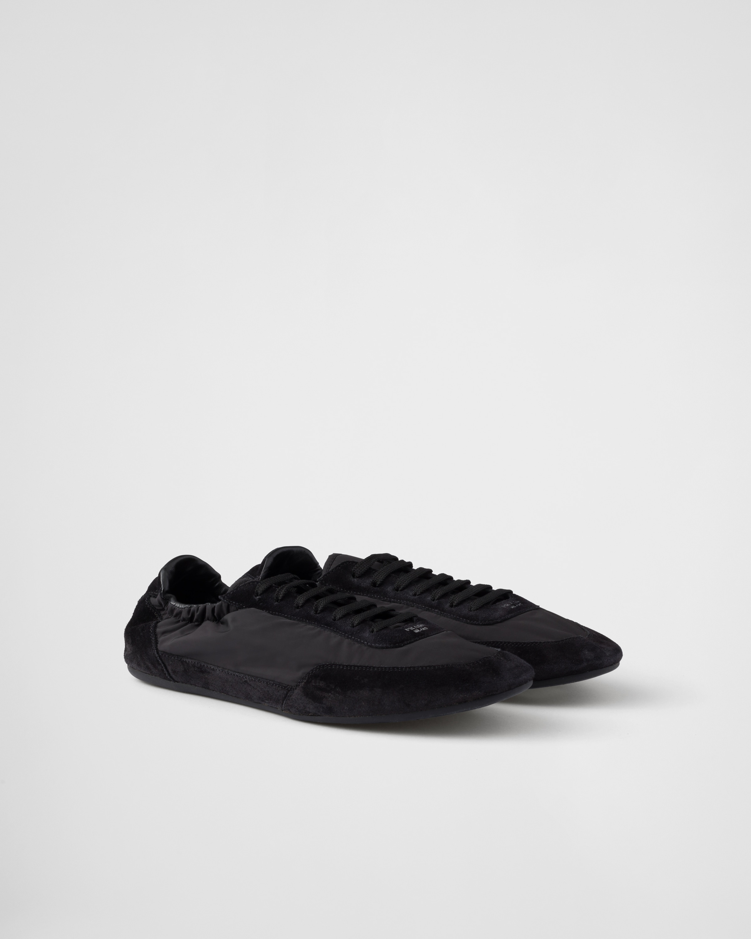 Кроссовки Collapse из Re-Nylon и замши Prada, черный