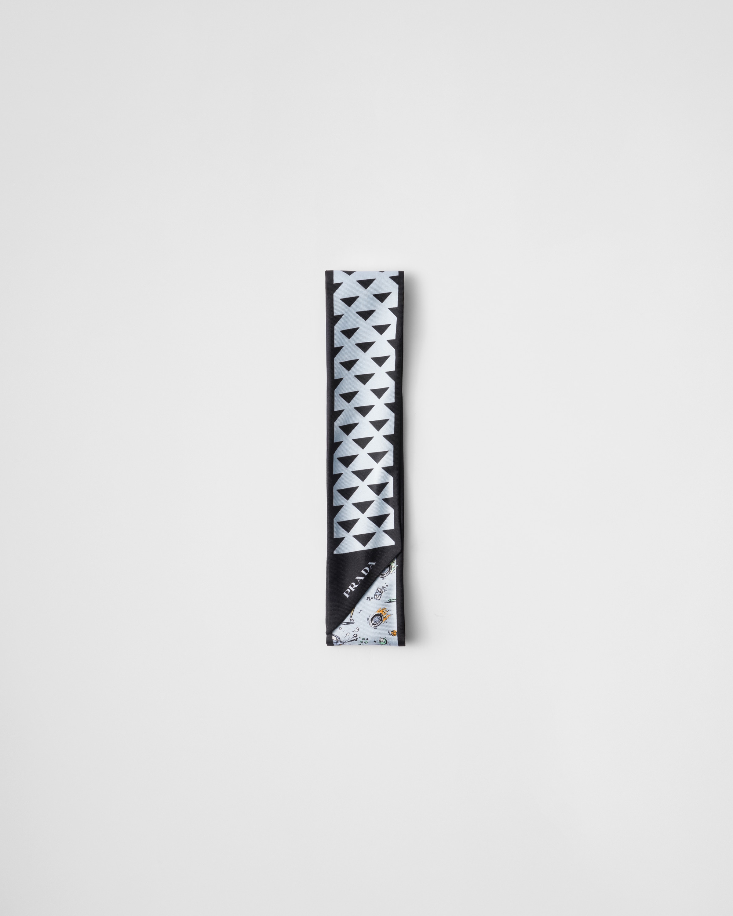 

Узкий шарф из принтованного шелкового твила Prada, черный/небесно-голубой