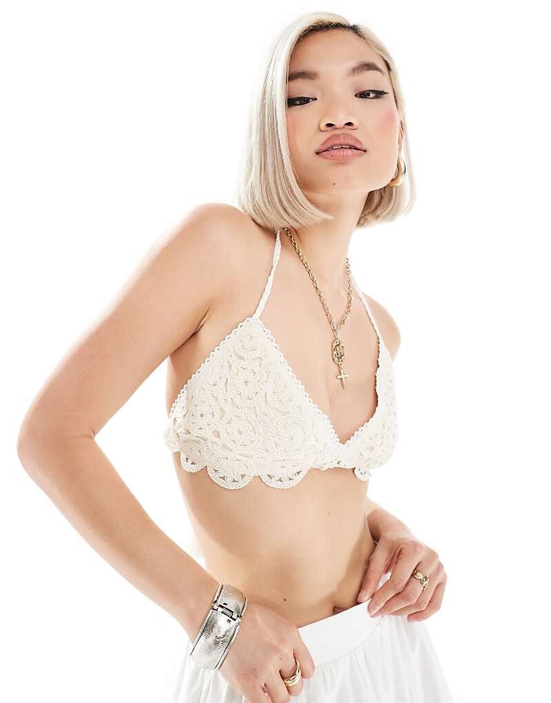 

Monki = Топ связанный крючком цвета Off White =