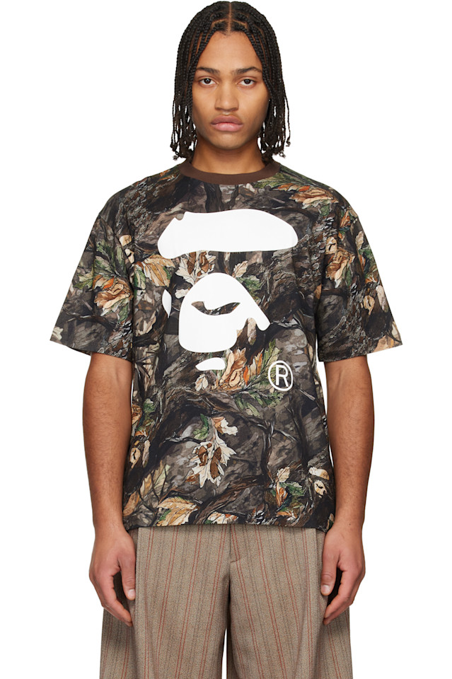 

Bape Футболка цвета хаки с камуфляжным рисунком «древесная кромка», изображением обезьяньей морды, в расслабленном