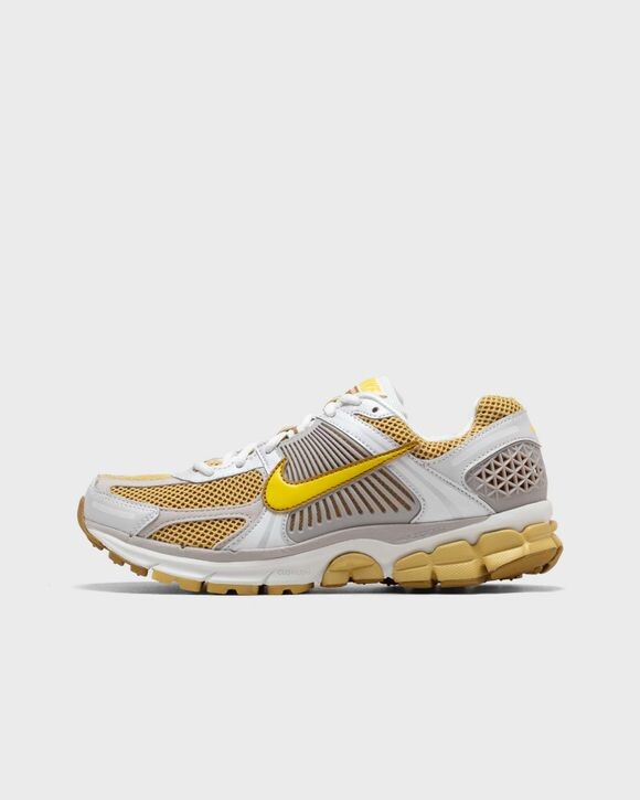 

Кроссовки Nike Wmns Zoom Vomero 5, цвет bronzine/lightening-mtlc summit wht