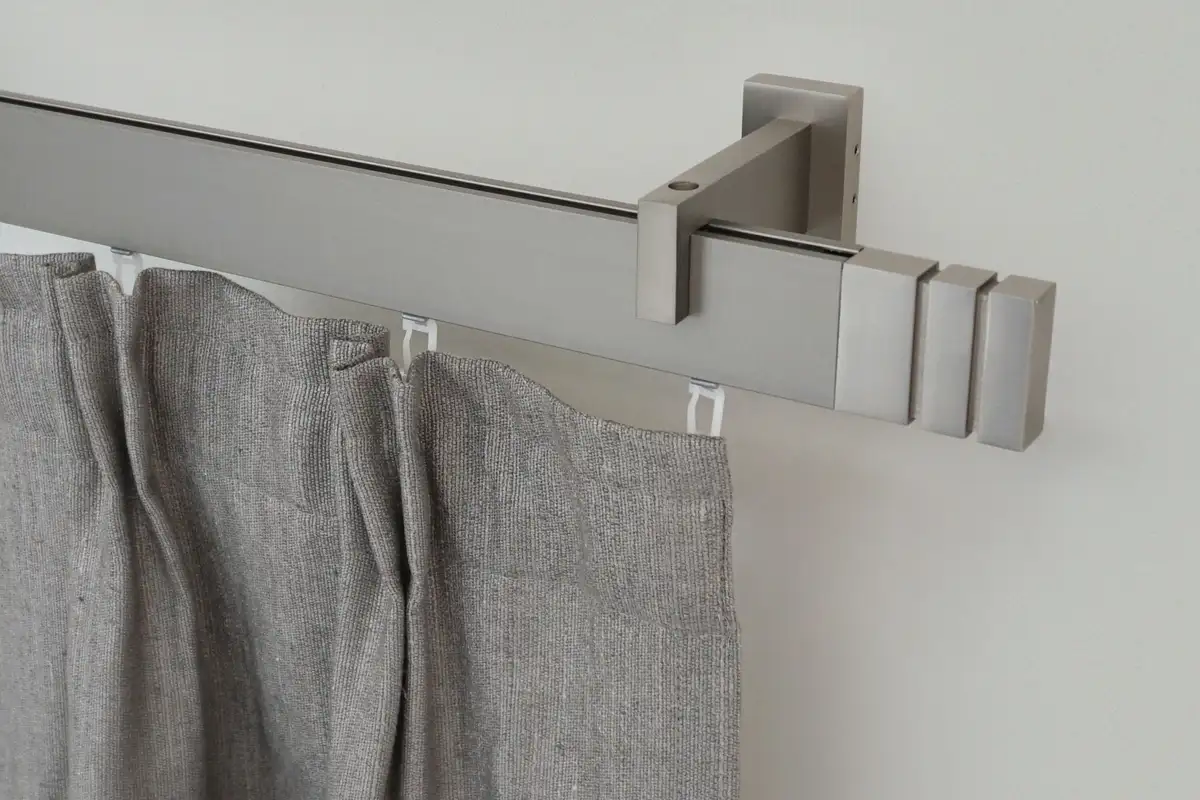 

Карниз для штор GARESA "FLAT", 1 направляющая, желаемая длина, прямоугольный профиль, настенный монтаж, идеальный ход, современный, выдвижной 190 см, цвет vernickelt