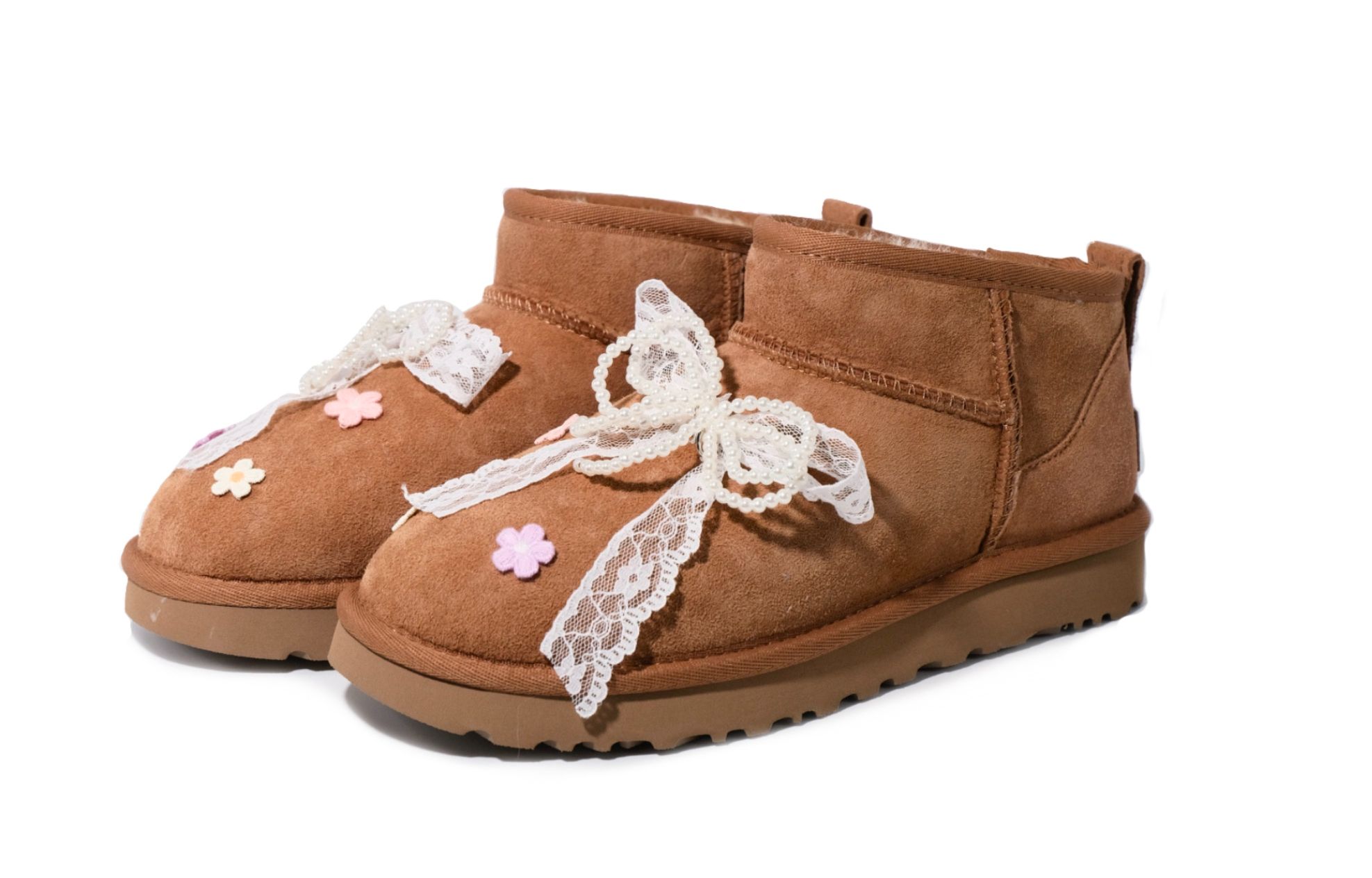 Ботинки женские UGG Classic Ultra Mini с бантиками, коричневый