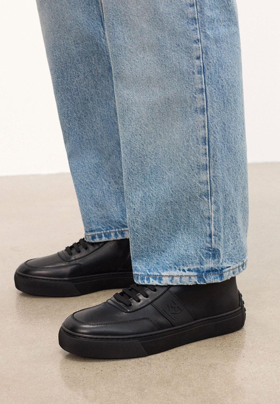 

Кроссовки Kazar SEMOUSE, Black