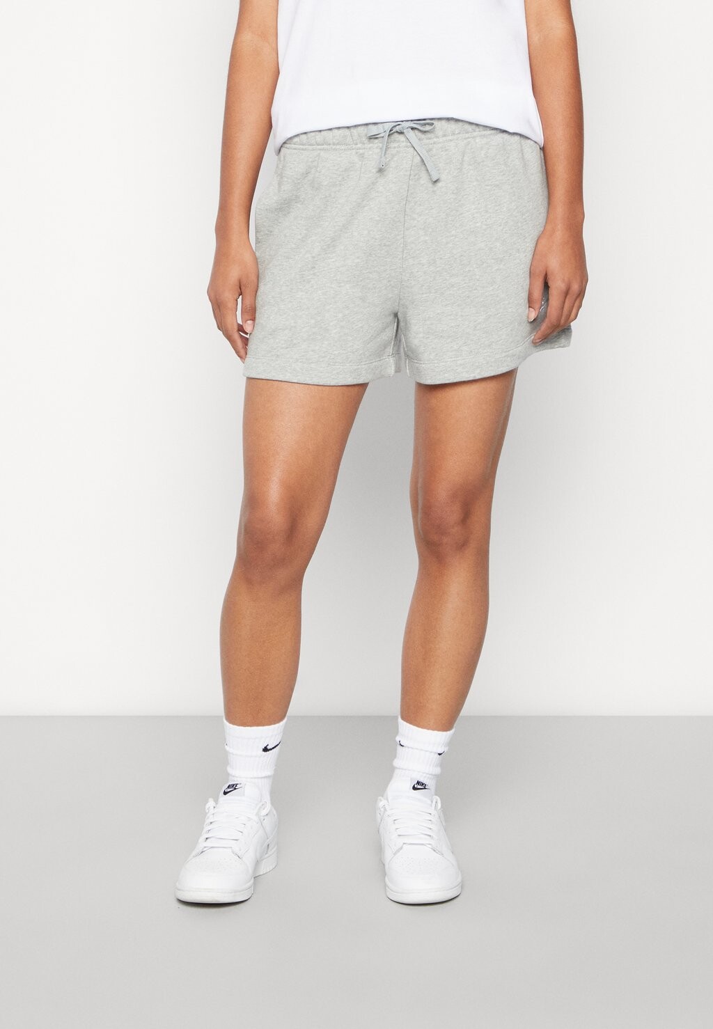 

Шорты Nike