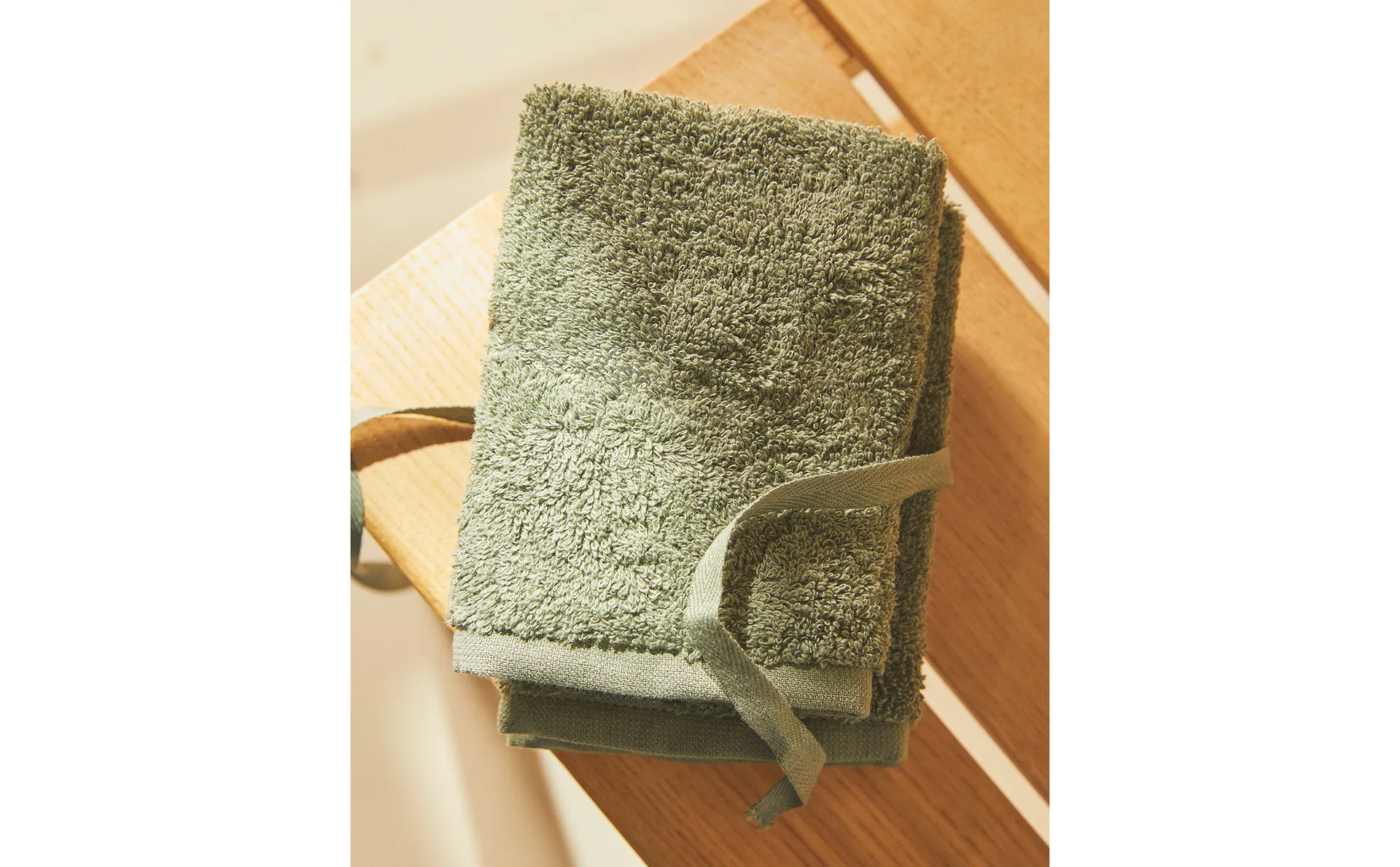 

Упаковка хлопковых полотенец для рук (3 шт.) Zara Home, хаки