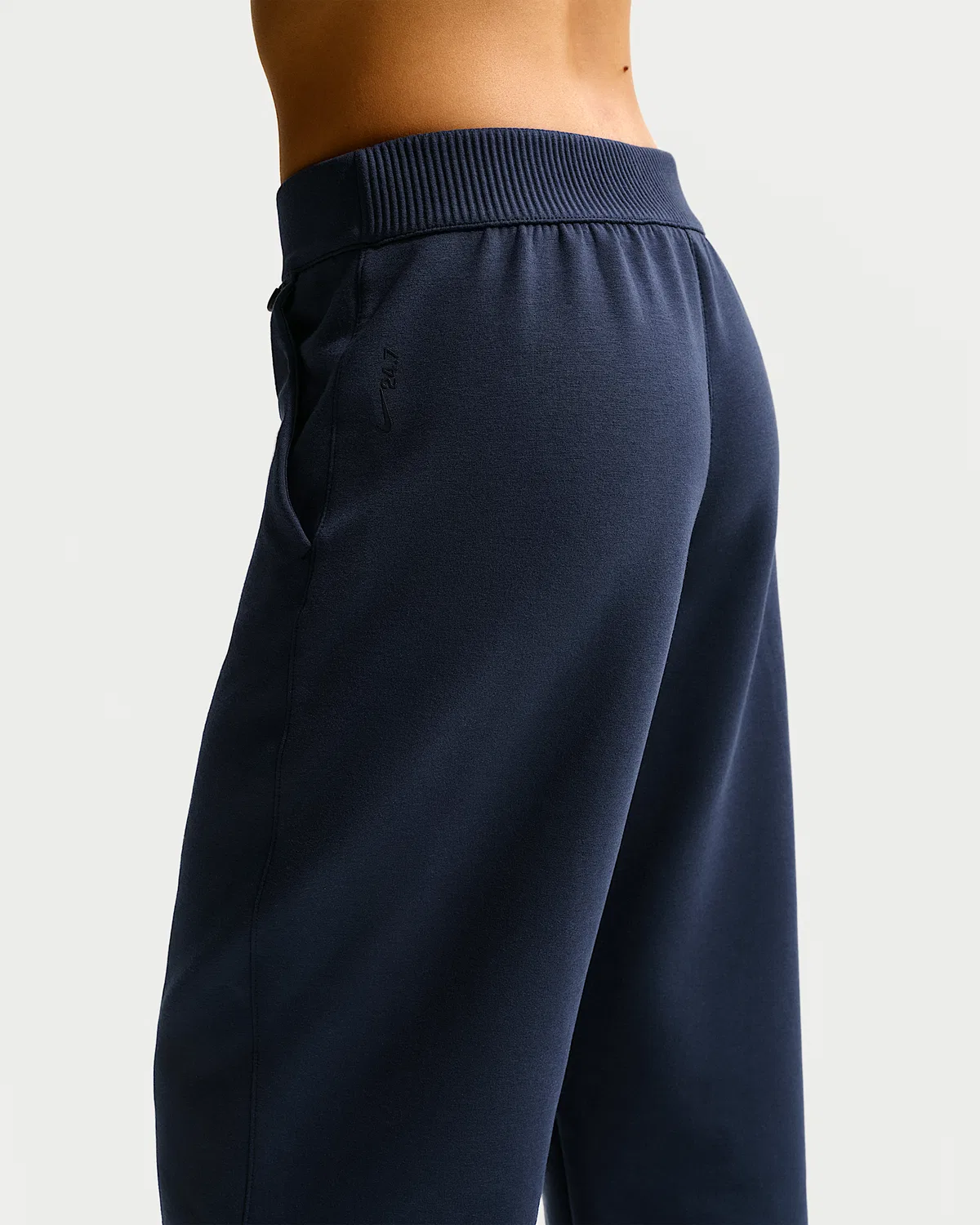 Женские свободные расклешенные штаны Nike 24.7 ImpossiblySoft Dri-FIT с высокой посадкой, Midnight Navy/Dark Obsidian — фото 3