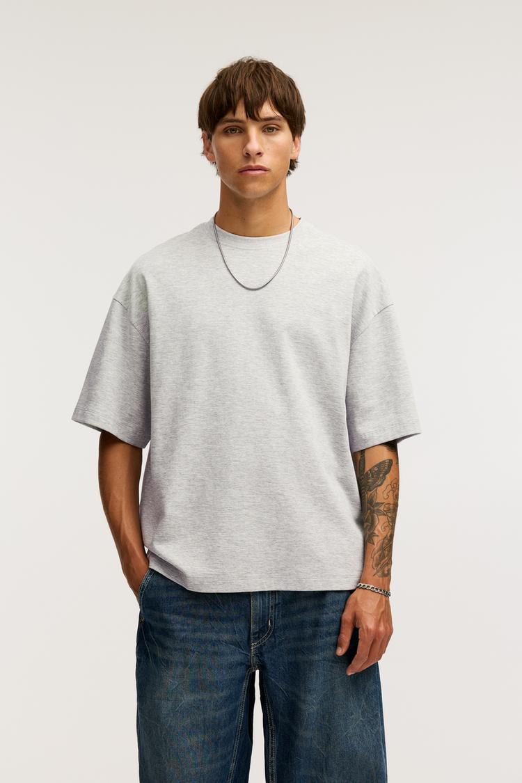 

Футболка свободного кроя Pull And Bear, белый