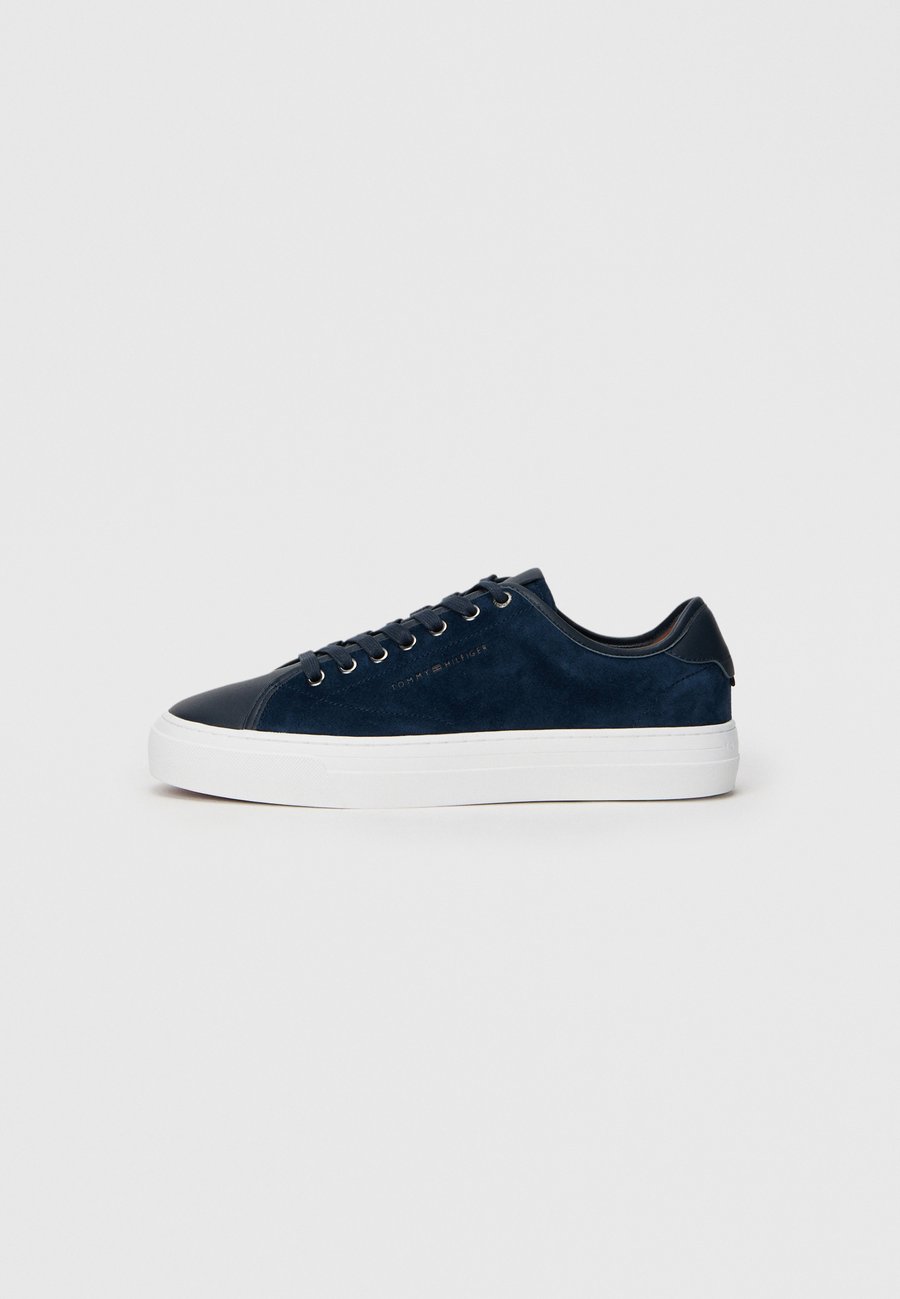 

Кроссовки Tommy Hilfiger Trainers, Desert Sky/Dark Blue