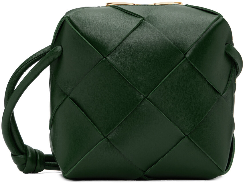 

Зеленая мини-сумка для фотоаппарата с кассетой Bottega Veneta, цвет Emerald green