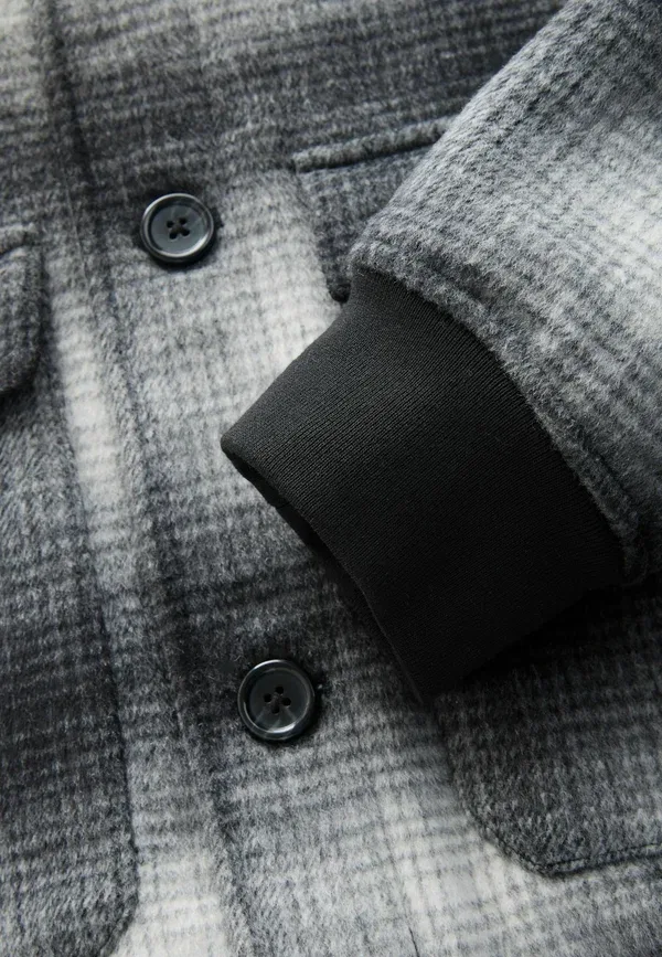 Куртка Regular fit soft touch check light jacket Next, черно-белая — фото 4