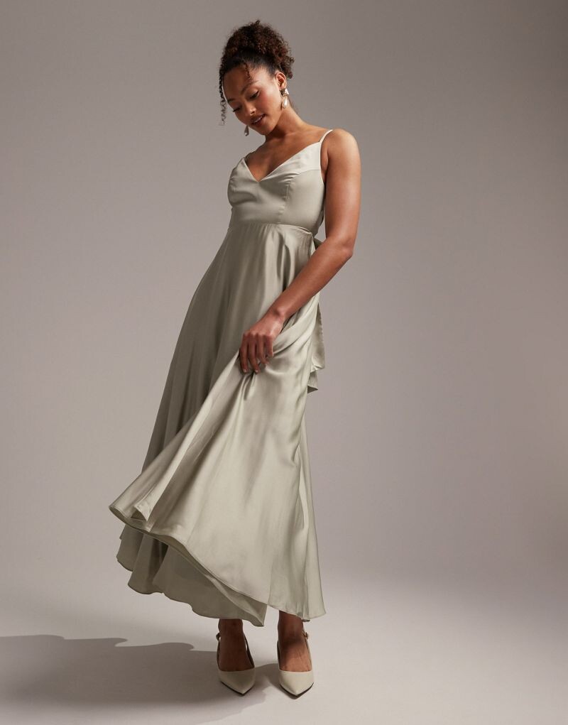 

Атласное платье миди с завязками на спине ASOS DESIGN Bridesmaid темно-зеленого цвета