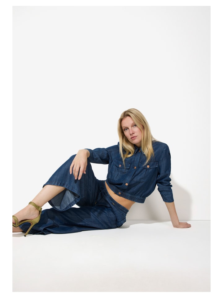 

Блейзер More & More