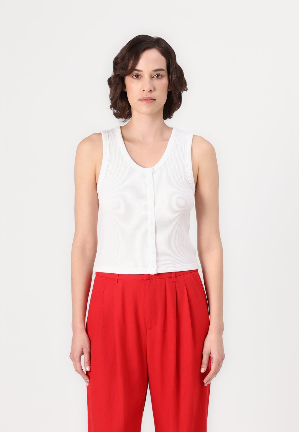 

Топ CROP BUTTON FRONT GAP, кремовый
