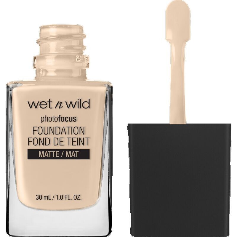 Photo Focus Foundation Нюдовый цвет слоновой кости wet n wild, 30 ml — фото 2