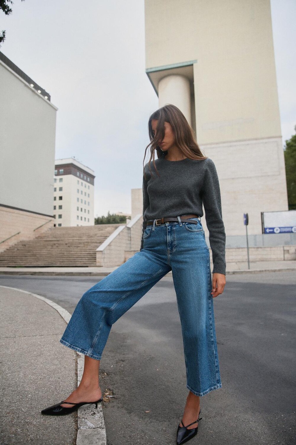 

Кожаные мюли на каблуке ZARA, черный