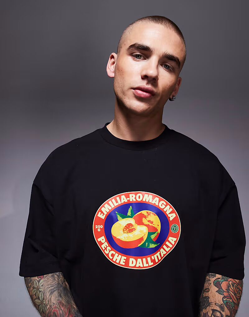 

Футболка свободного кроя ASOS DESIGN черного цвета с изображением фруктов