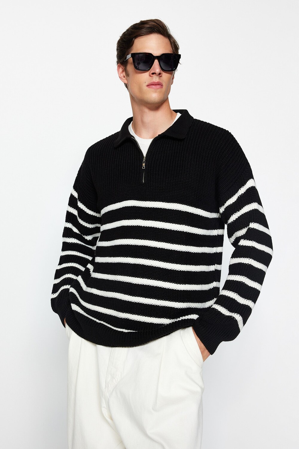 

Свитер - Черный - Oversize Trendyol, черный