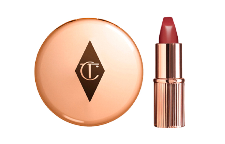 Набор косметики Charlotte Tilbury: пудра Airbrush Flawless Finish + губная помада Matte Revolution — фото 2