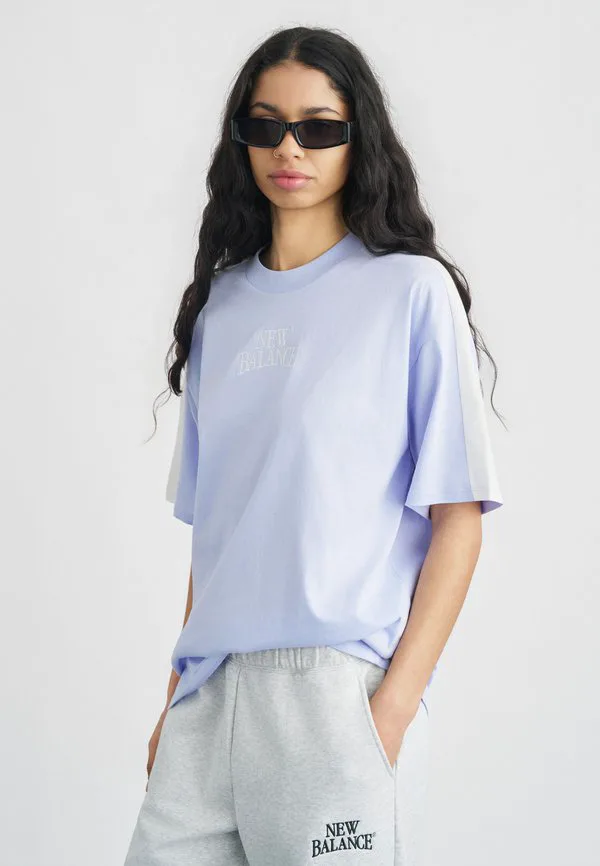 

Футболка с принтом linear heritage оверсайз New Balance, Lilac, Фиолетовый, Футболка с принтом linear heritage оверсайз New Balance, Lilac