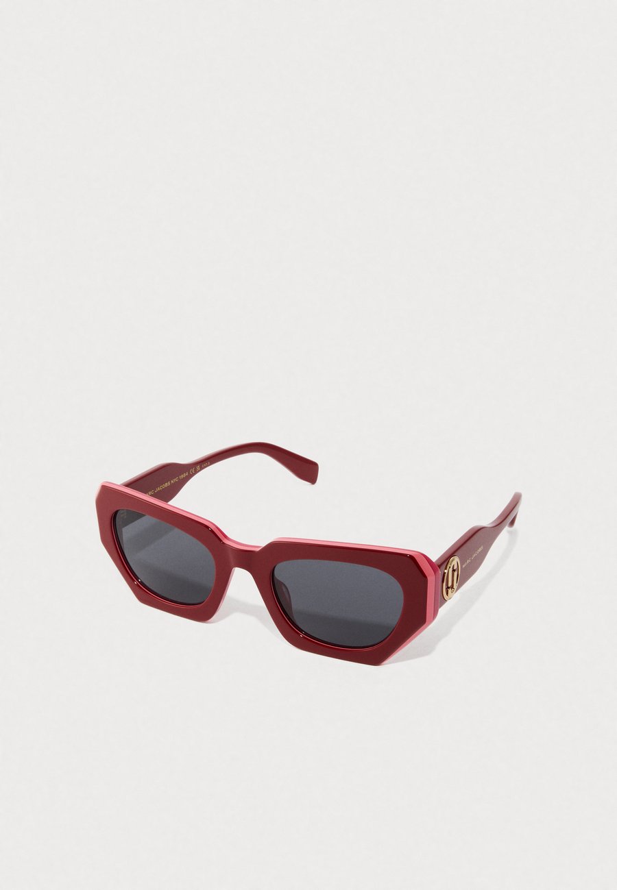 

Солнцезащитные очки MARC JACOBS Sunglasses, Burgundy/Fuchsia/Bordeaux