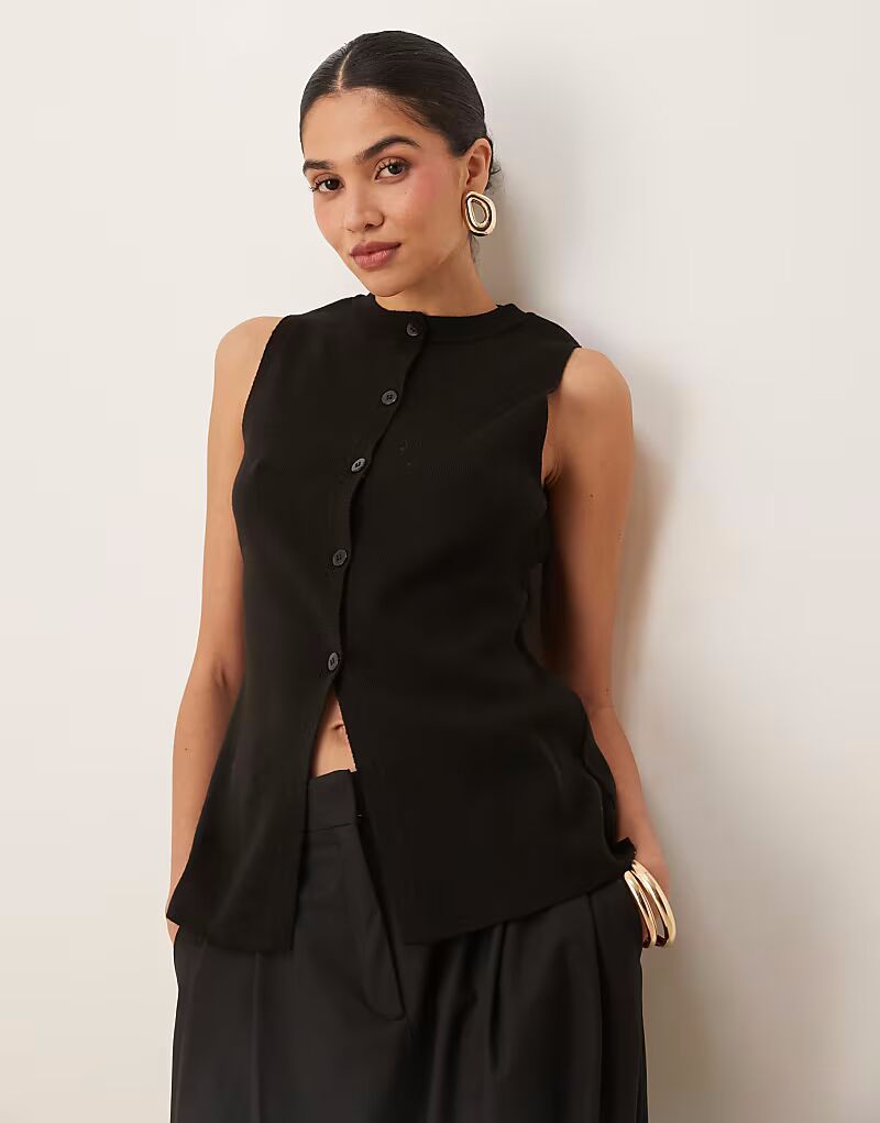 

Жилет структурированный трикотажный ASOS DESIGN с круглым вырезом и разрезом спереди, черный