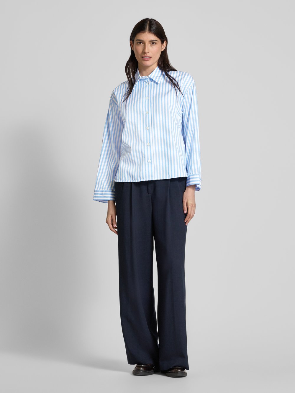 

Блузка свободного кроя с застежкой на пуговицы по всей длине Seidensticker, светло-голубой