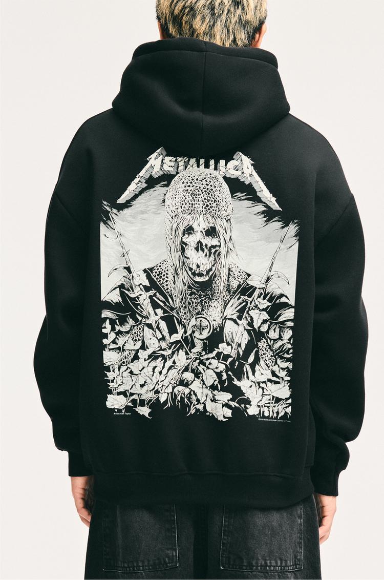 

Толстовка с черепом Metallica Pull And Bear, черный