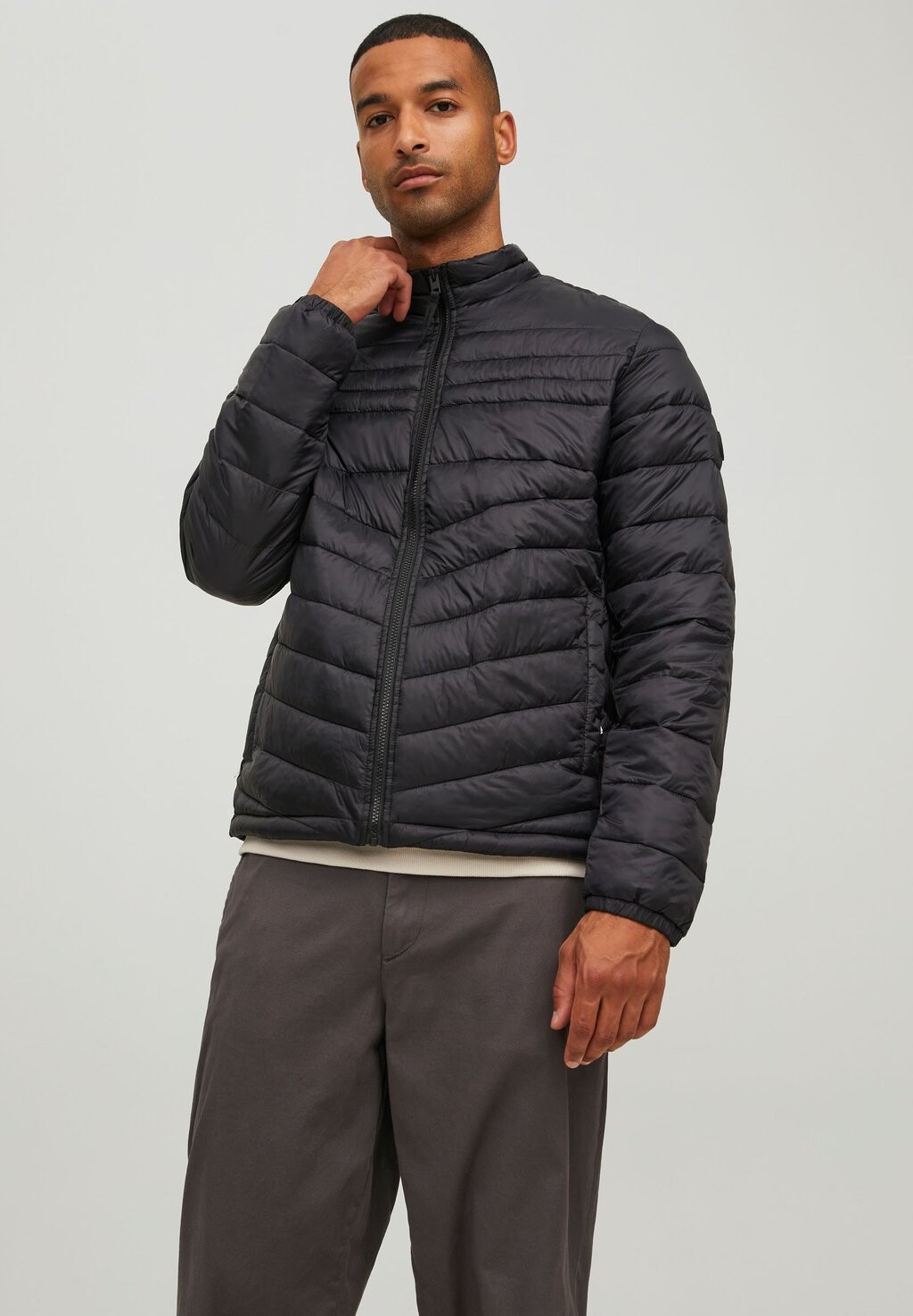 

Зимняя куртка JJEHERO PUFFER COLLAR Jack & Jones, черный