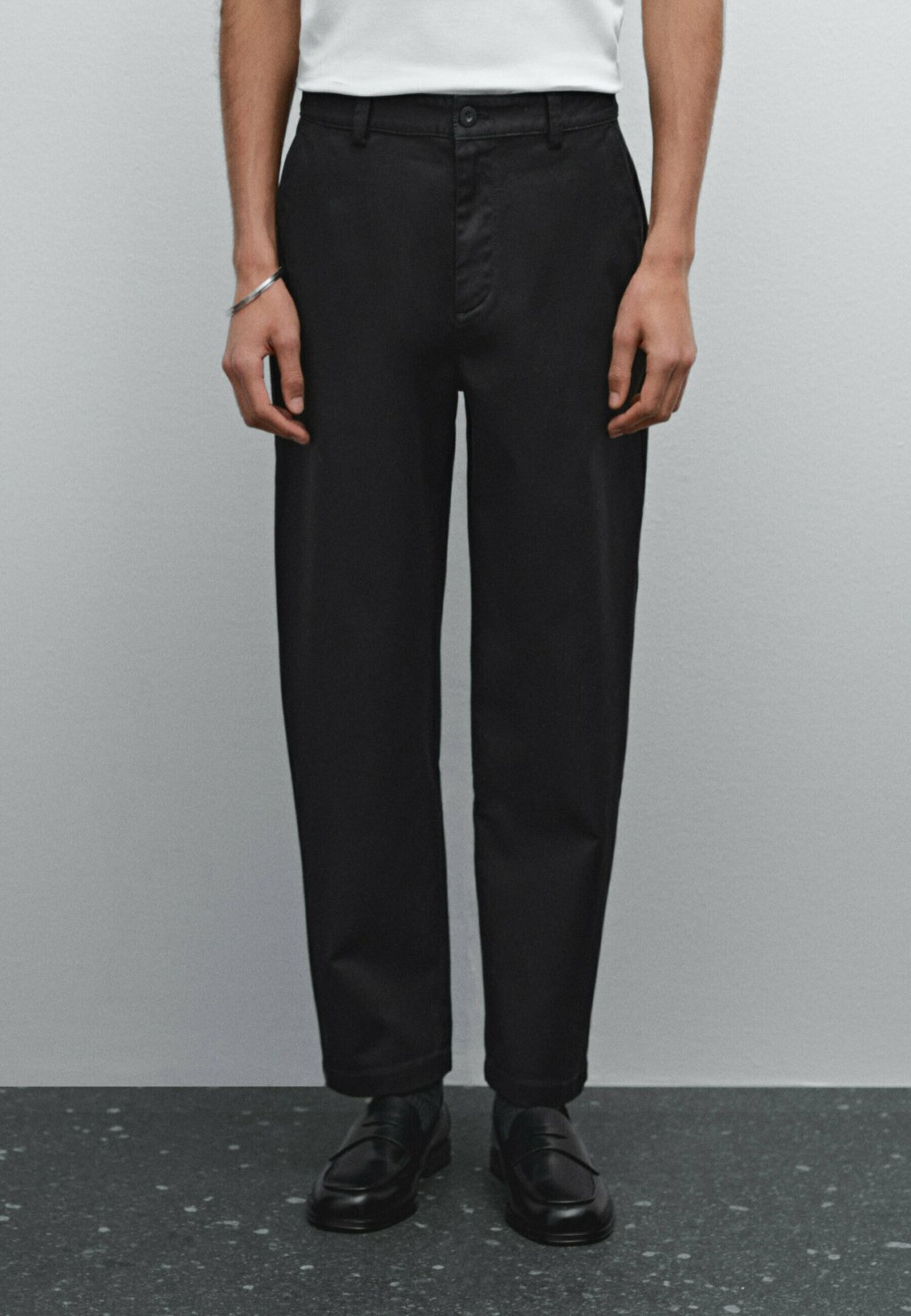 

Чиносы CROPPED FIT Massimo Dutti, черный