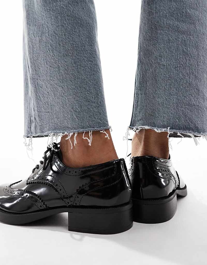 ASOS DESIGN Wide Fit – Manny – туфли на плоской подошве со шнуровкой черного цвета — фото 4