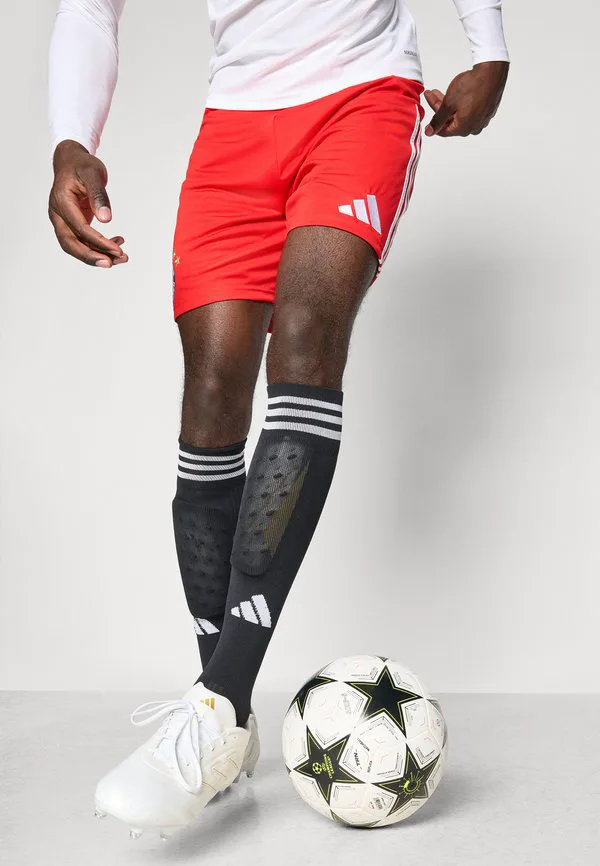 Футбольные шорты «баварии» на сезон 2025/2026, клубная форма. Adidas Performance, Red — фото 4