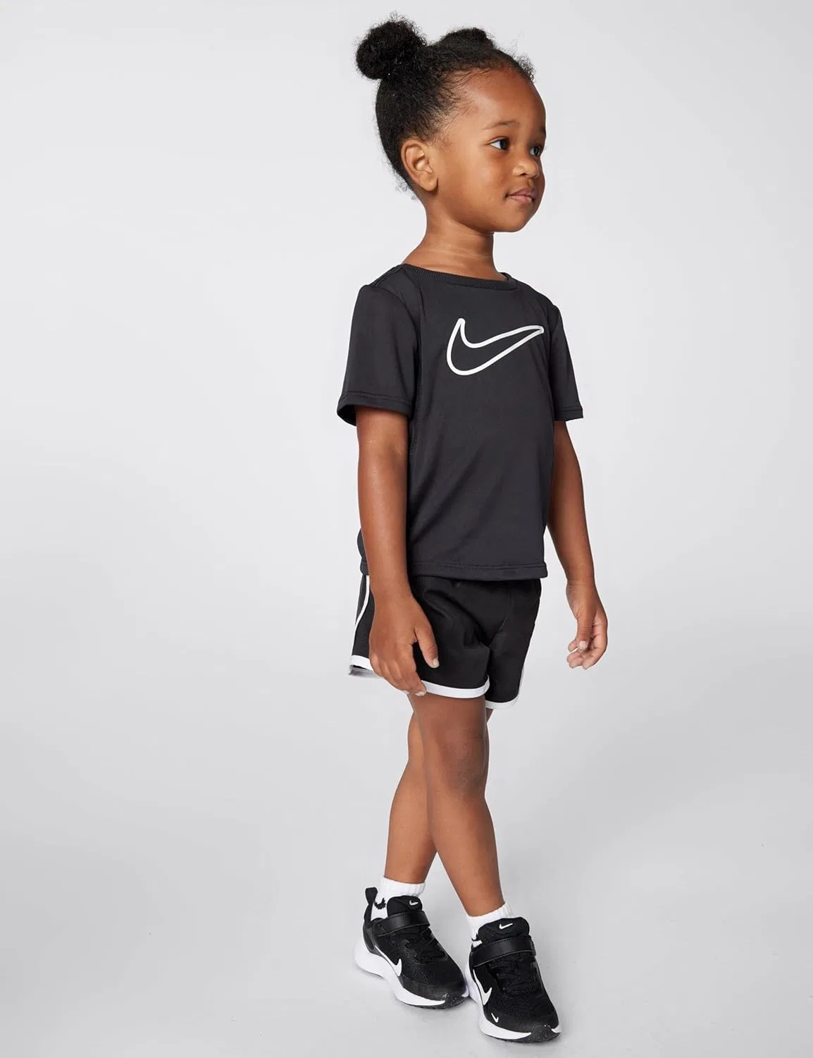 Футболка для девочек Nike One Fitted Dri-FIT, Black/White — фото 2