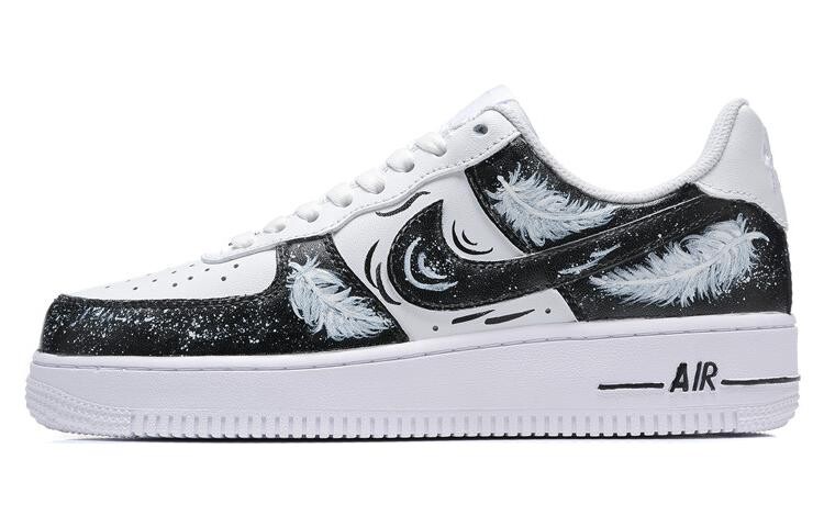 

Мужские кроссовки для скейтбординга Nike Air Force 1, Black and white feathers