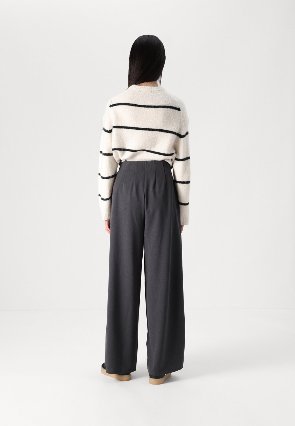 

Брюки VMLIVA SUPER WIDE PANTS Vero Moda, серый