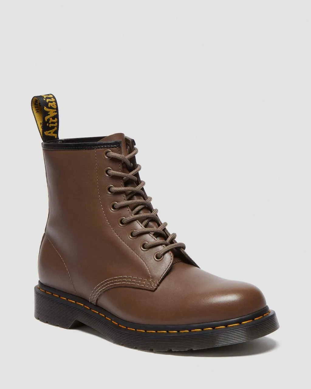 

Кожаные ботинки на шнуровке Dr. Martens 1460 Artimus, цвет Khaki