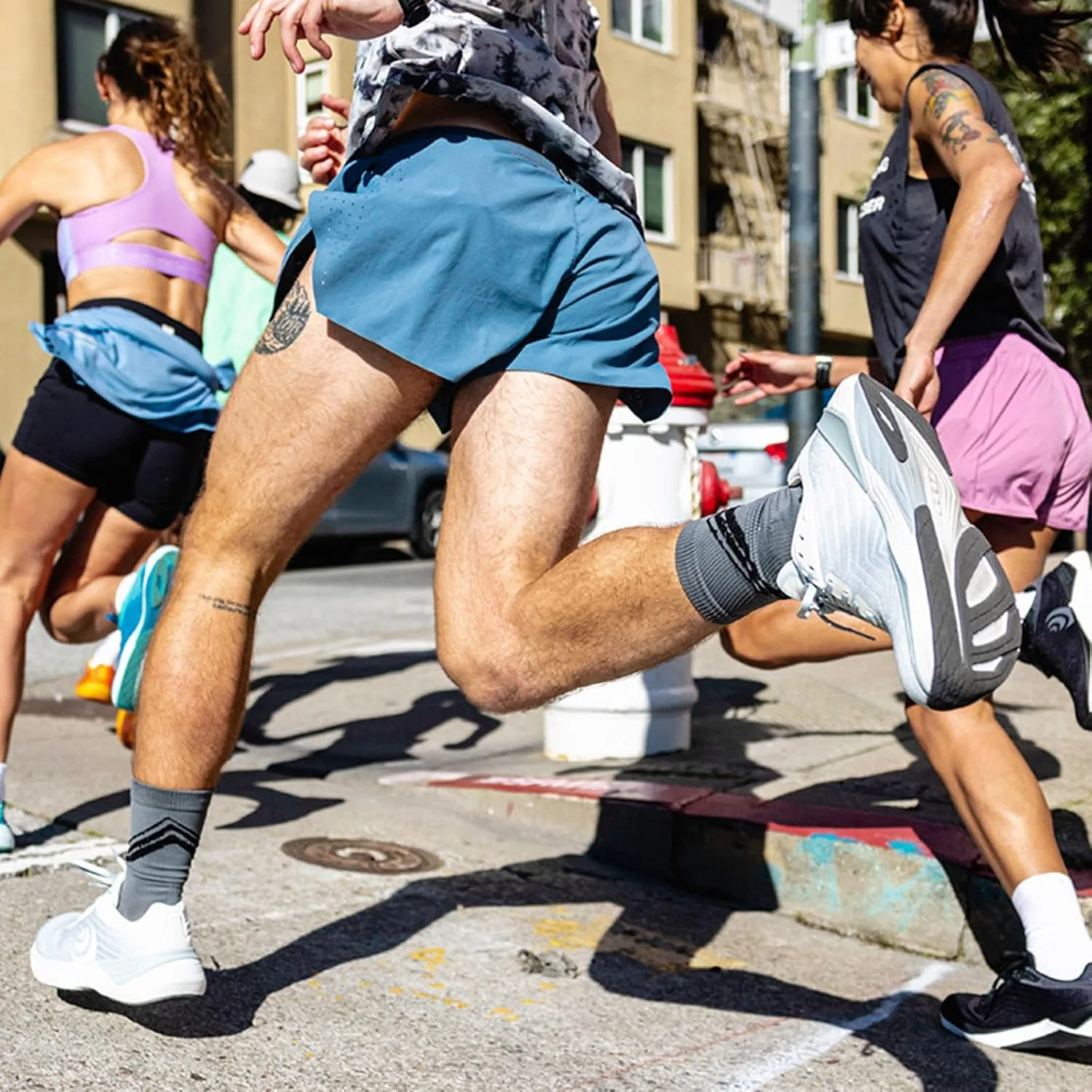 Мужские беговые кроссовки Topo Athletic Ultrafly 5, темно-серый — фото 3