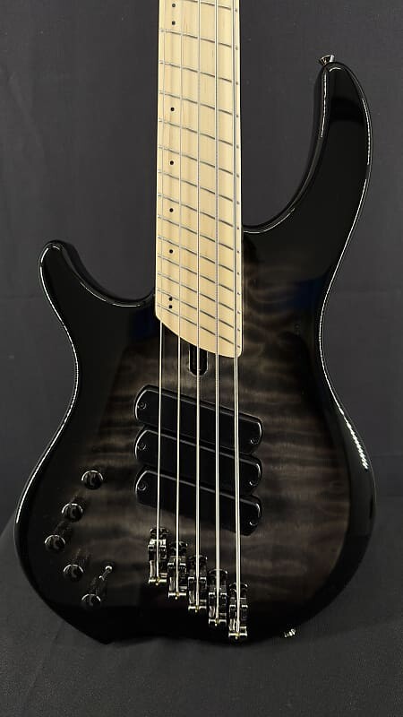 

Басс гитара Dingwall Left-Handed Combustion 5 in Blackburst with Quilt Maple Top