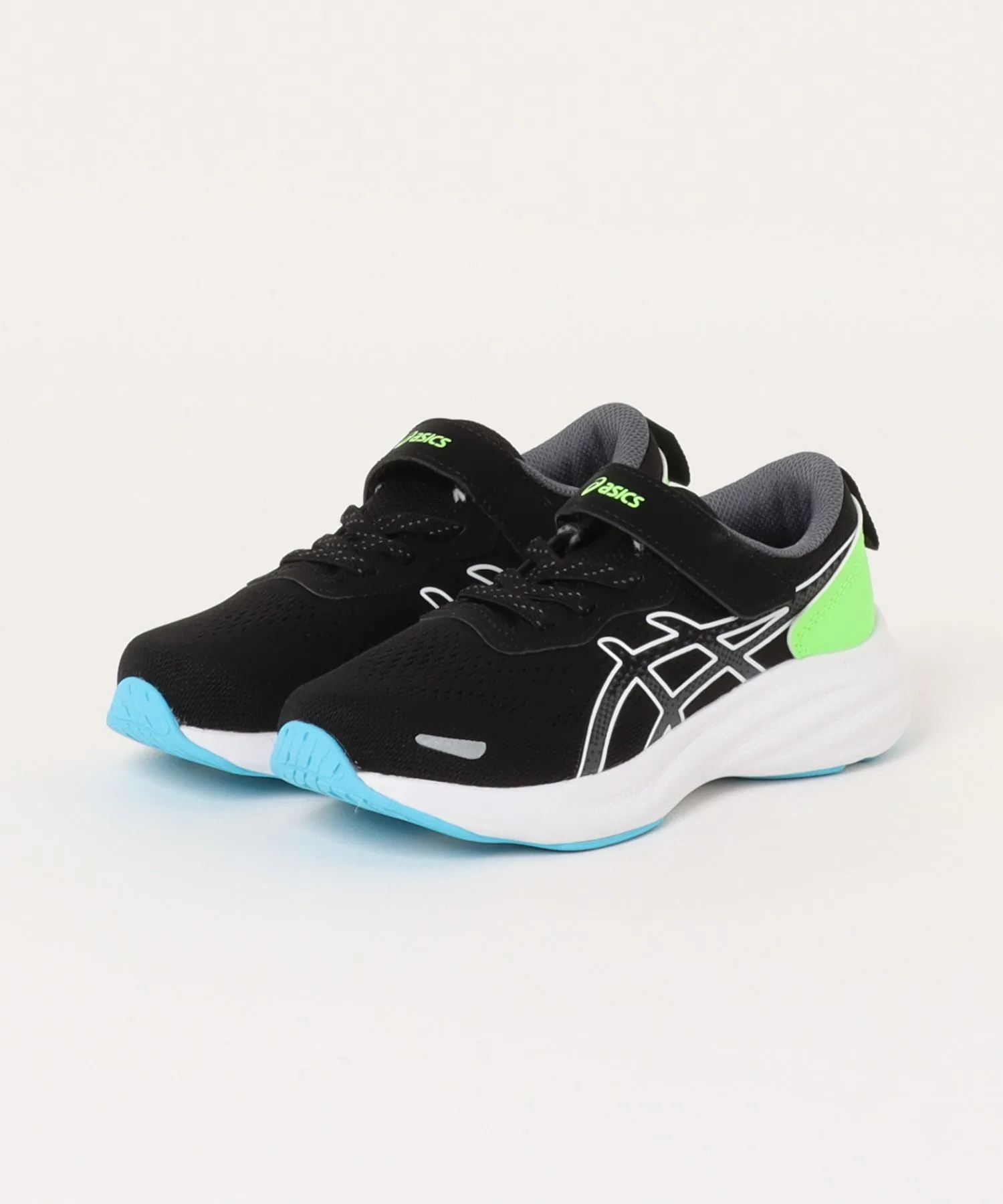 Кроссовки для детей с широким носом и антибактериальной стелькой ASICS LAZERBEAM MR-MG-A черно-белые
