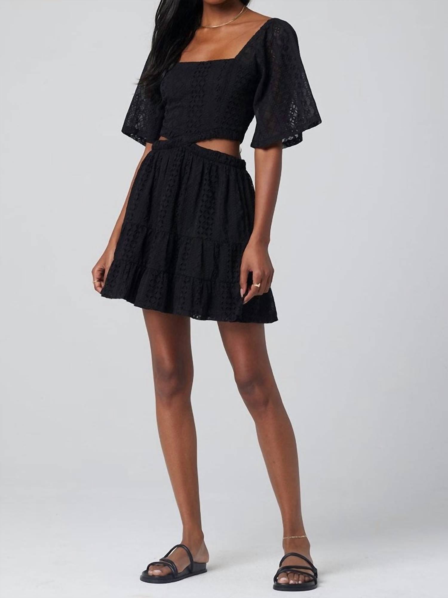 

Короткое кружевное мини-платье Nova с черными бусинами Saltwater Luxe